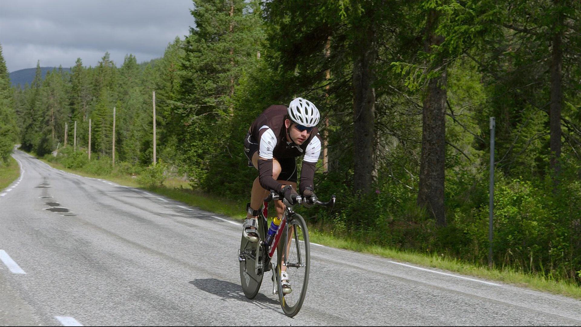 国足劲敌再添猛将!门兴中场卡斯特罗普正式转换会籍代表韩国出战